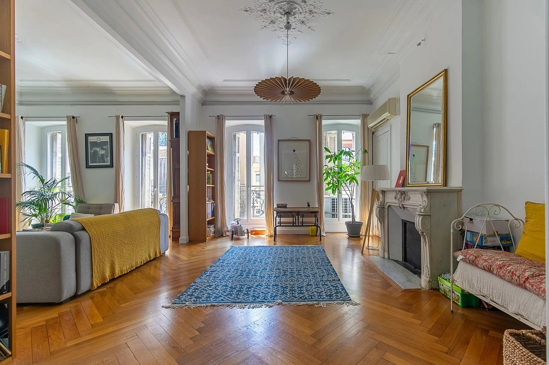 Apartment in Castellane, 6e Arrondissement, Marseille 2 - 18328263