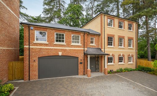 House in Sunninghill, England 1