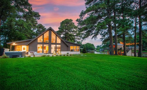 House in Trinidad, Texas, United States 1