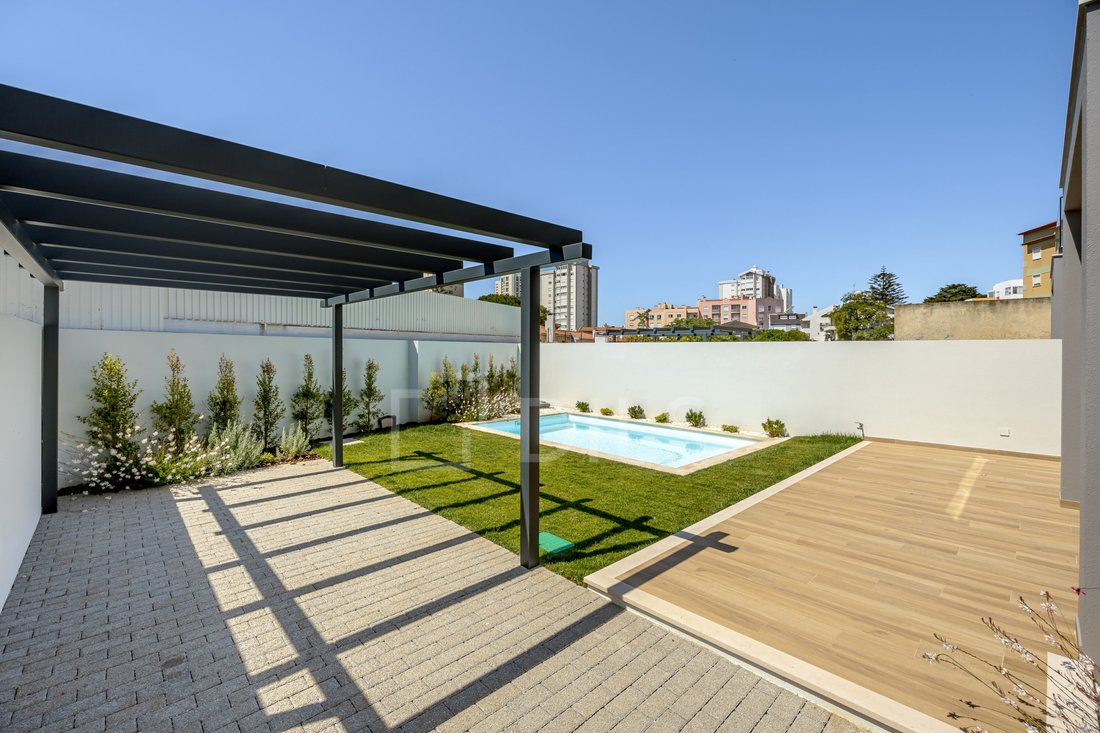 House in Parede, Lisbon, Portugal 2 - 18328202