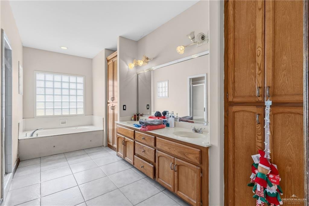 House in Pharr, Texas, United States 5 - 18329398