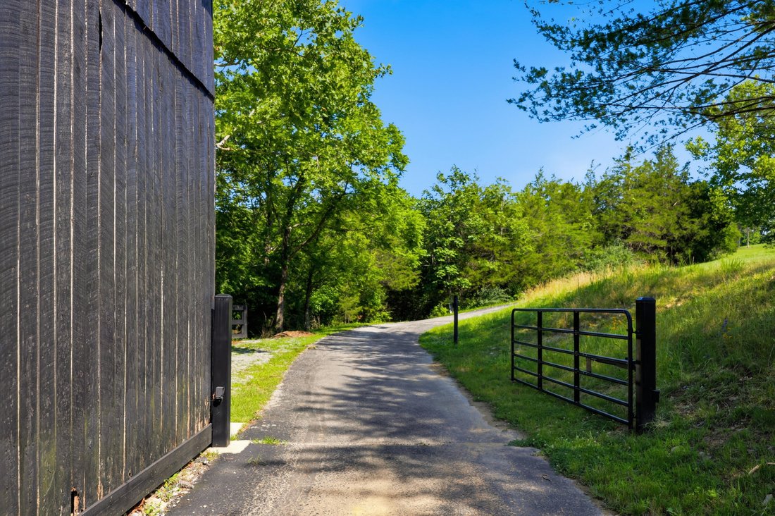 House in Lawrenceburg, Kentucky, United States 5 - 18326648
