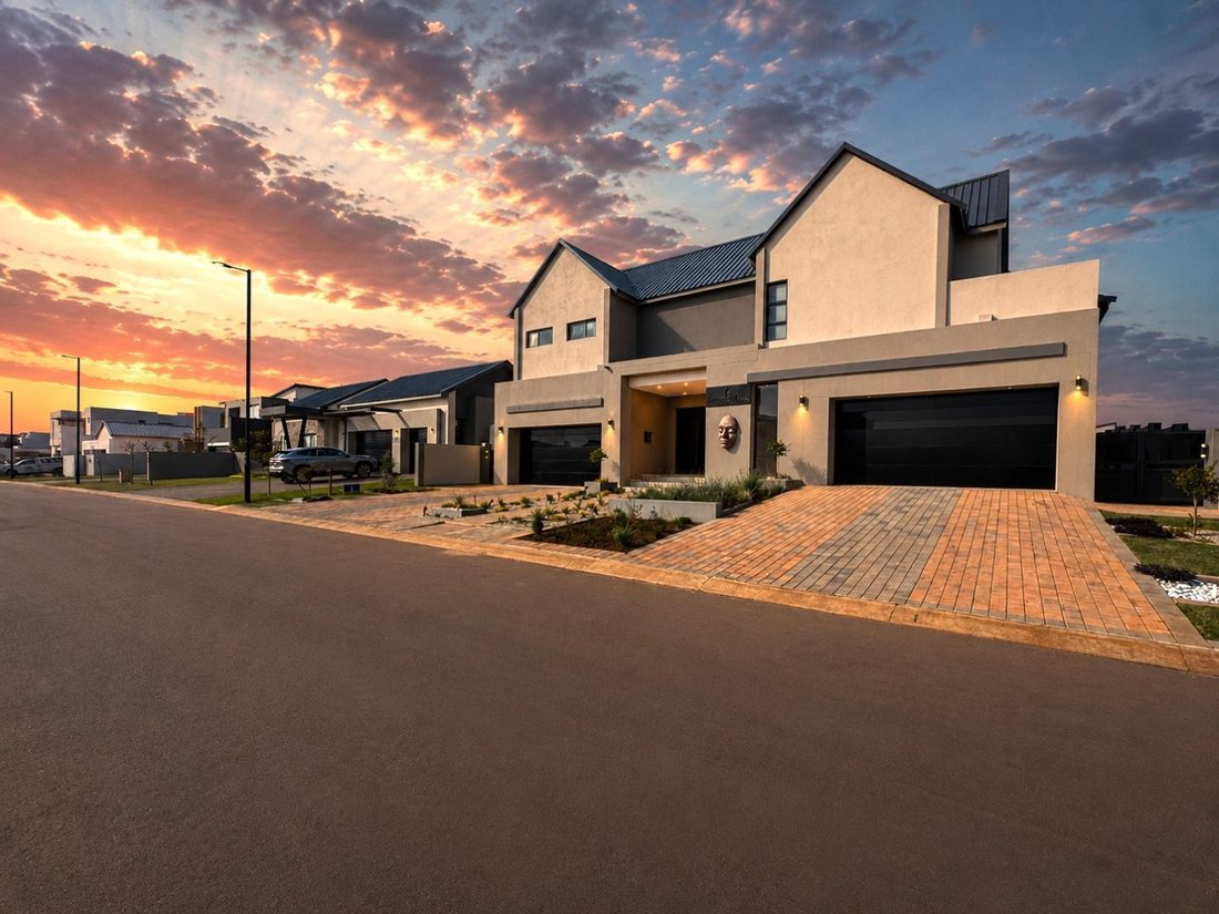 Country House in Sunderland Ridge AH, Gauteng, South Africa 1 - 18328553