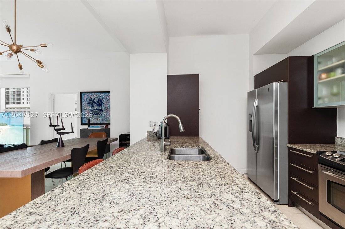 Condo in Miami, Florida, United States 5 - 18330556