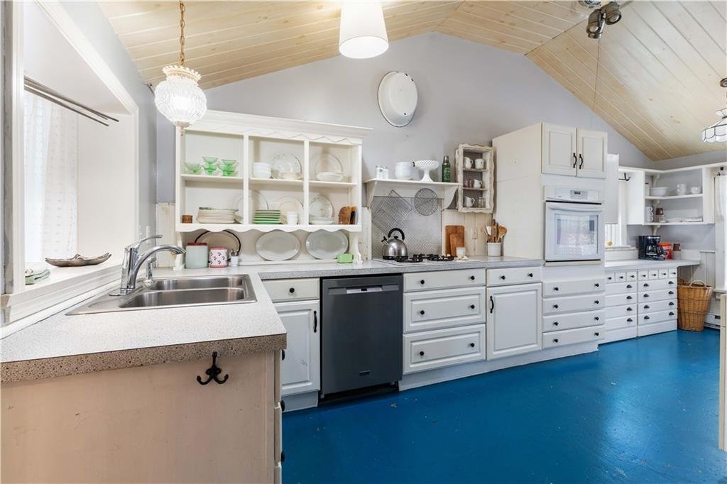 House in Bristol, Rhode Island, United States 4 - 18328114