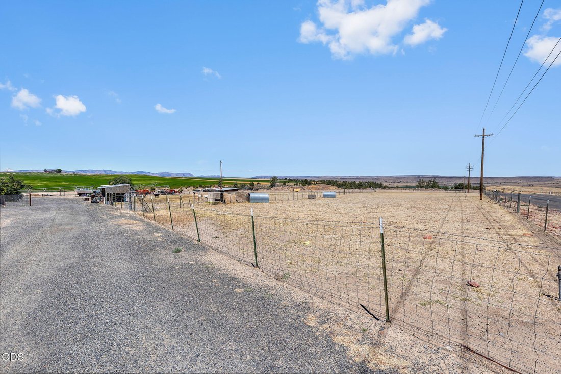 Land in Madras, Oregon, United States 3 - 18329257