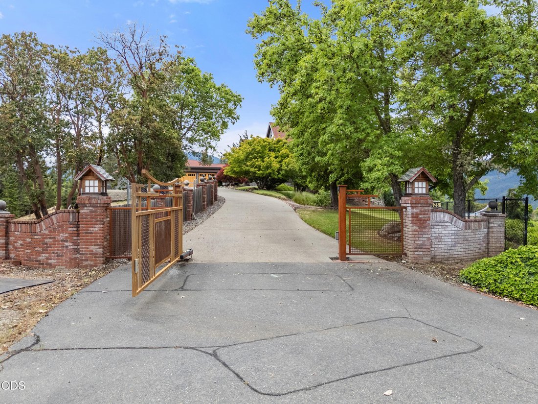 House in Grants Pass, Oregon, United States 1 - 18332430