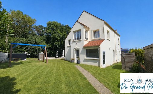 Villa in Briand Leclerc, Sens, France 1