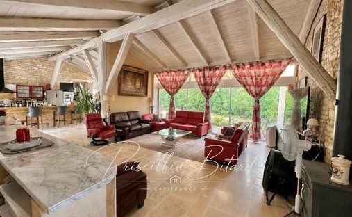 House in Montroy, Nouvelle-Aquitaine, France 1