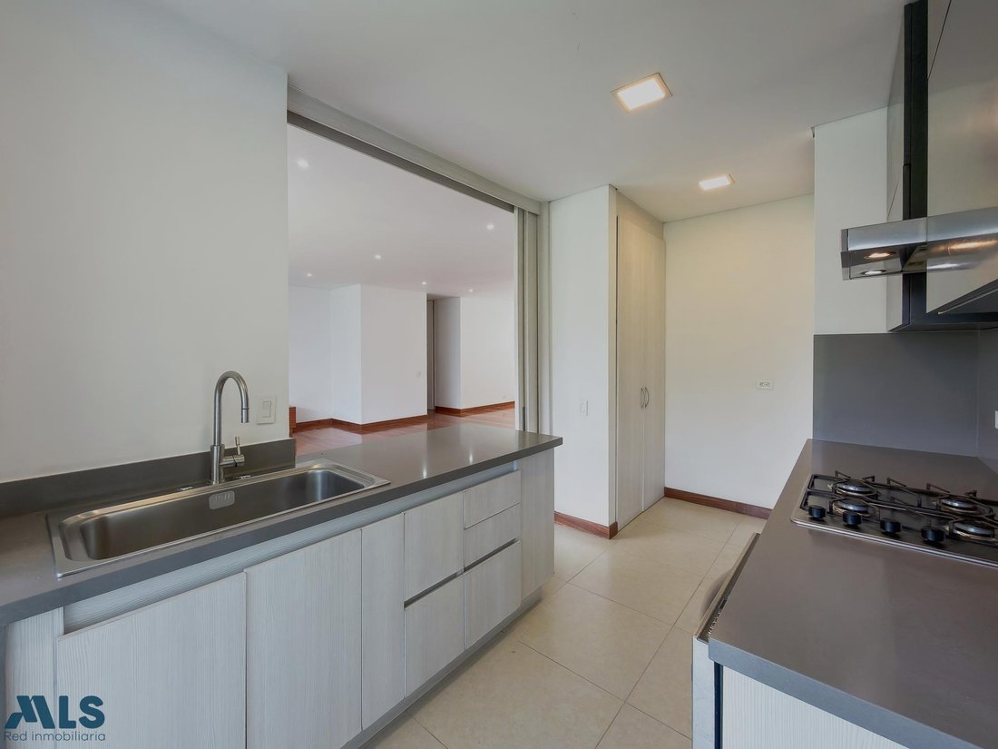 Apartment in Medellín, Antioquia, Colombia 3 - 18327371