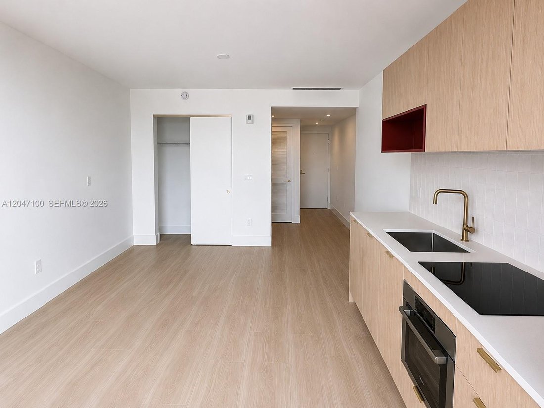 Condo in Miami, Florida, United States 2 - 18331679