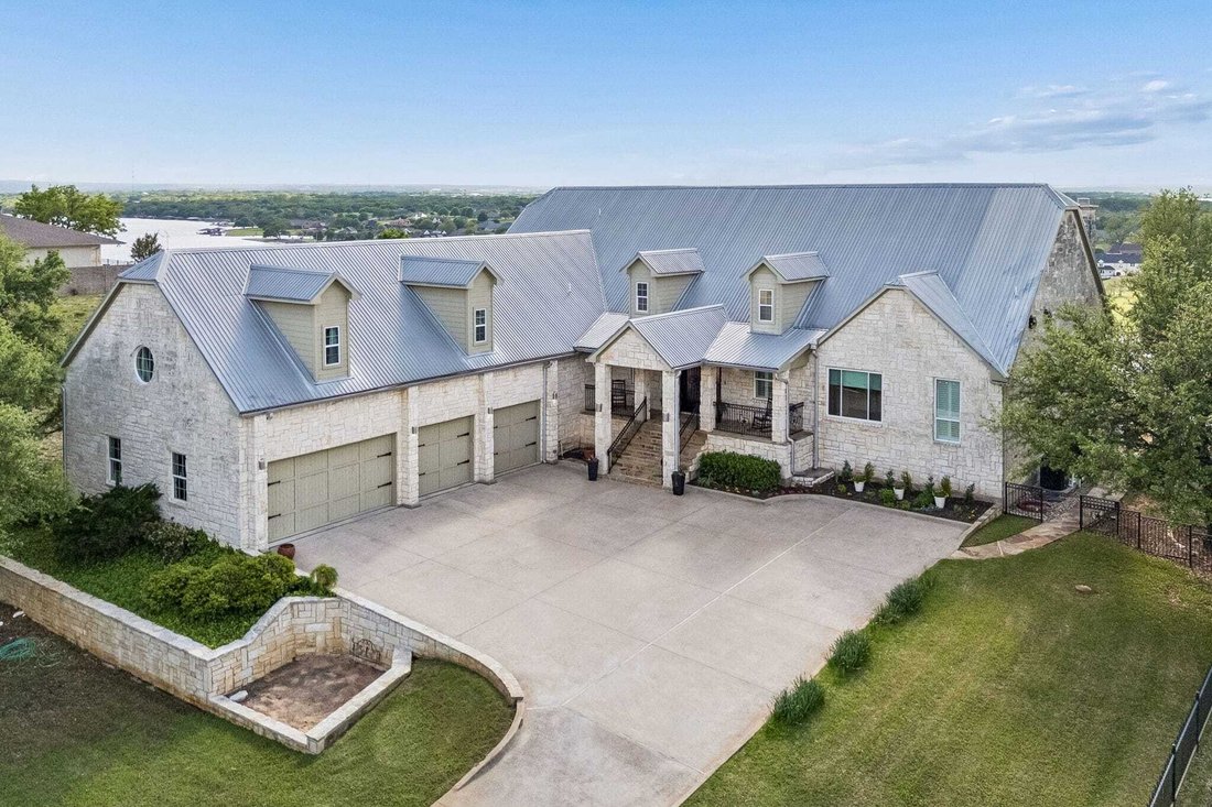 House in Granbury, Texas, United States 2 - 17761148
