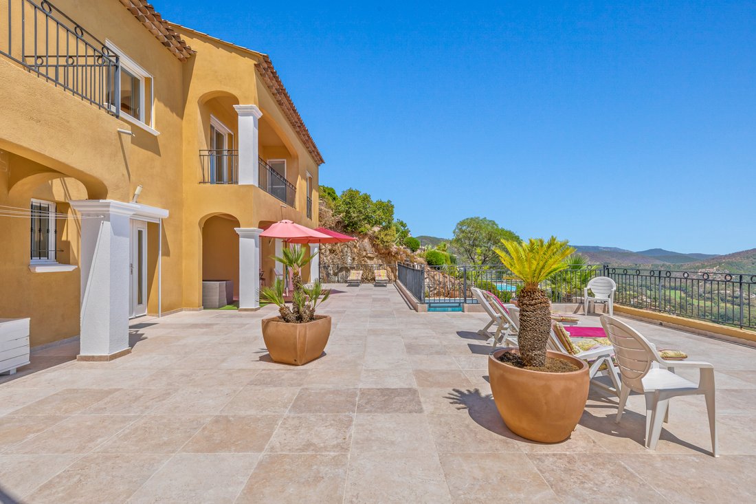 Villa in La Londe-les-Maures, Provence-Alpes-Côte d'Azur, France 4 - 17889010