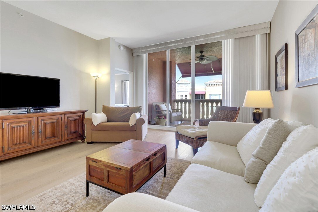 Condo in Naples, Florida, United States 3 - 18327145