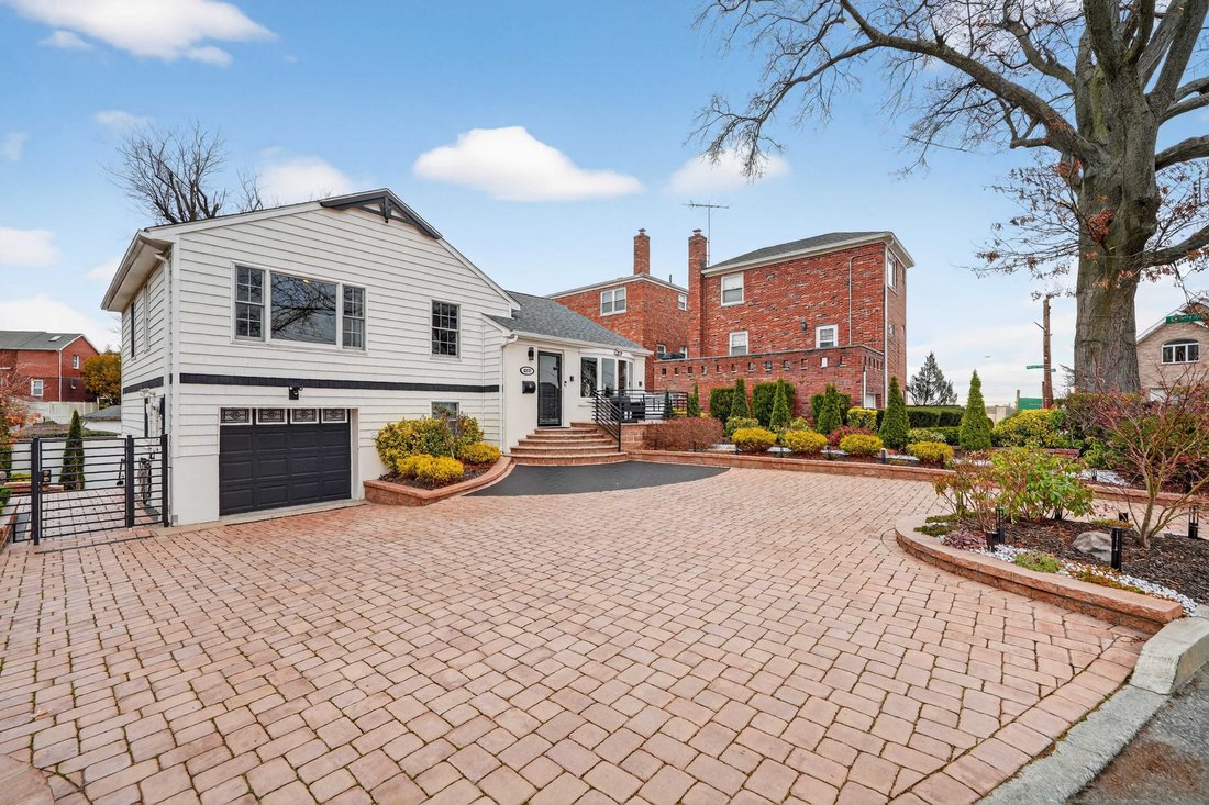 House in New York, New York, United States 3 - 17877966