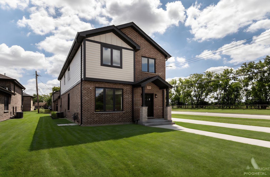 House in Bridgeview, Illinois, United States 1 - 18330118