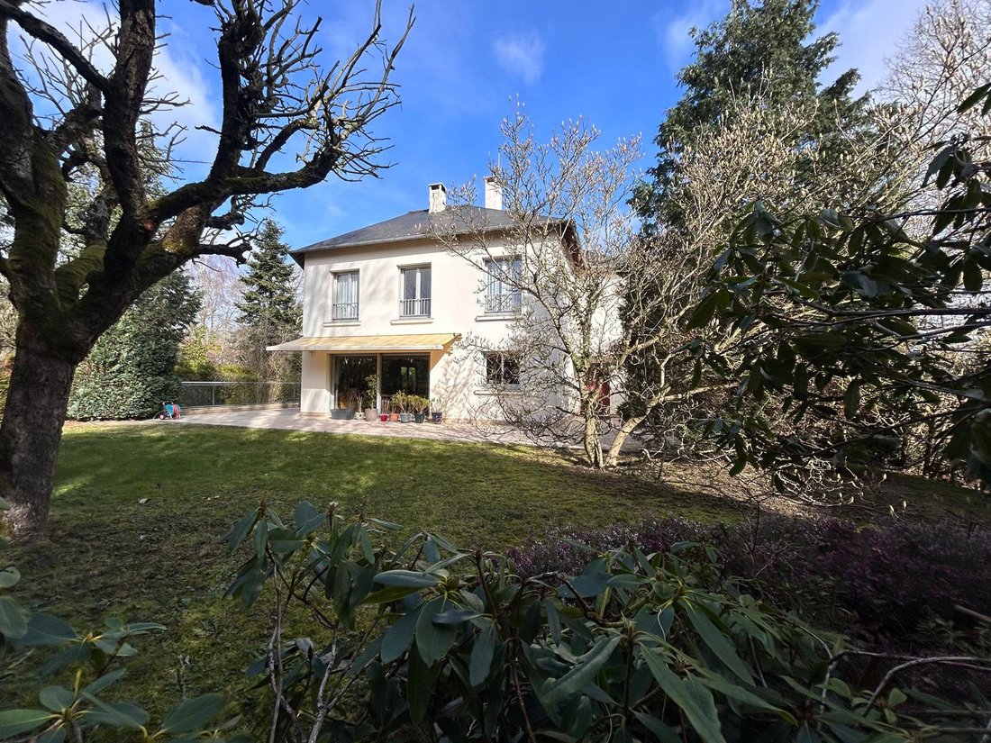House in Côte Saint Louis, Garches, France 2 - 18330534