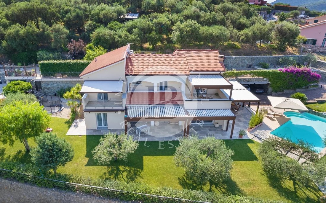 Villa in Toirano, Liguria, Italy 2 - 18326901
