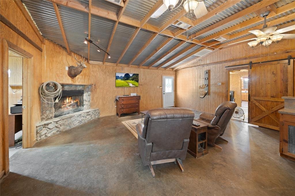 House in Tool, Texas, United States 5 - 18331524