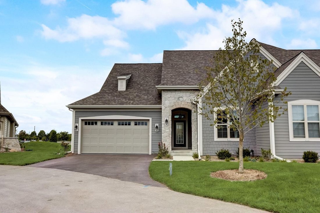 Condo in Okauchee Lake, Wisconsin, United States 1 - 18329919