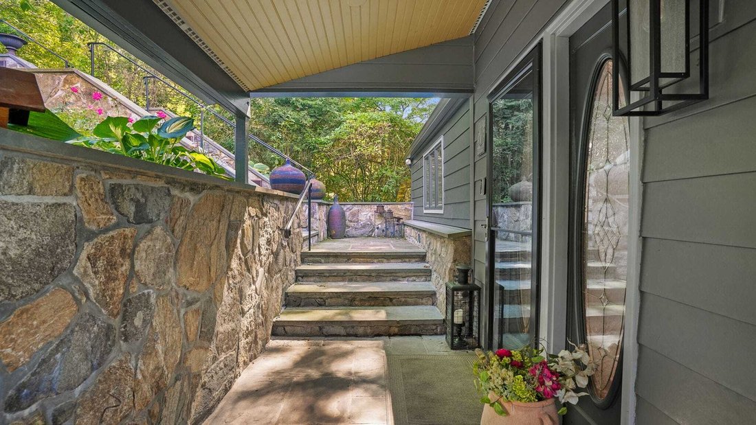 House in Danbury, Connecticut, United States 4 - 17826054