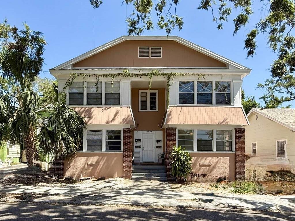 St. Petersburg, Florida, United States 1 - 18330739