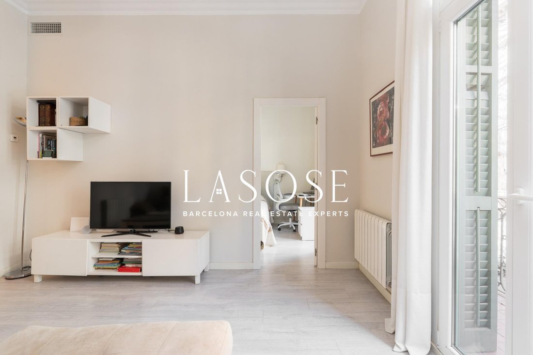 Apartment in Eixample, Barcelona, Spain 5 - 18327113