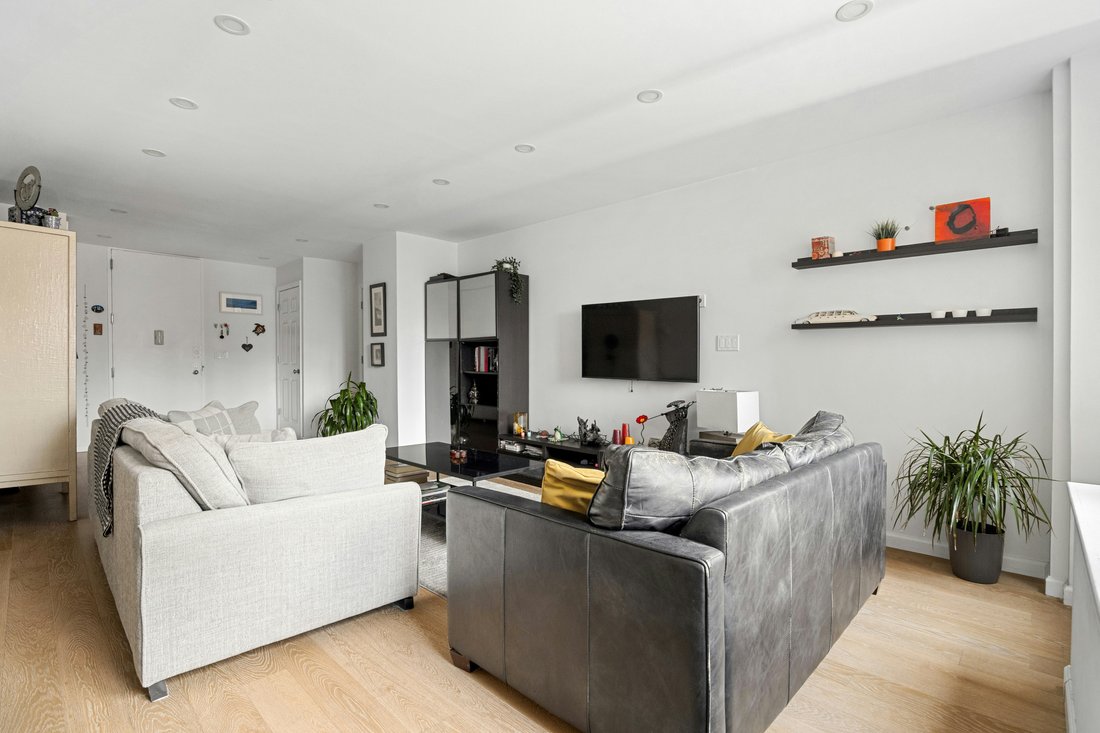 Condo in New York, New York, United States 3 - 18321089