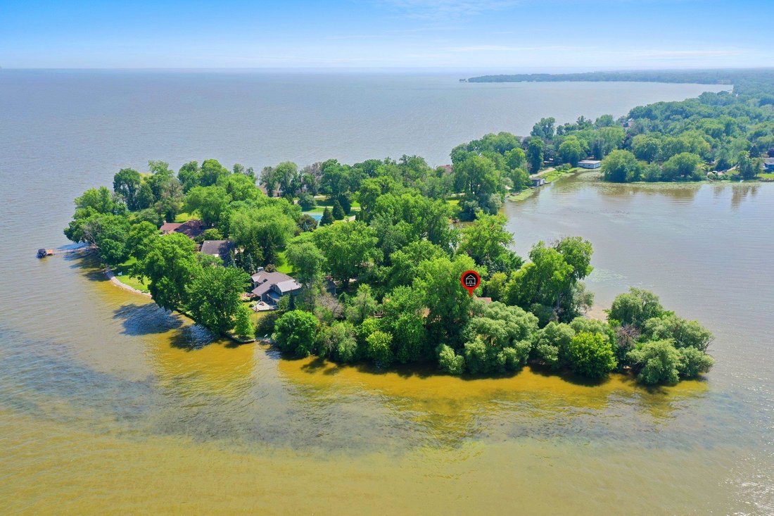 Menasha, Wisconsin, United States 5 - 18328751