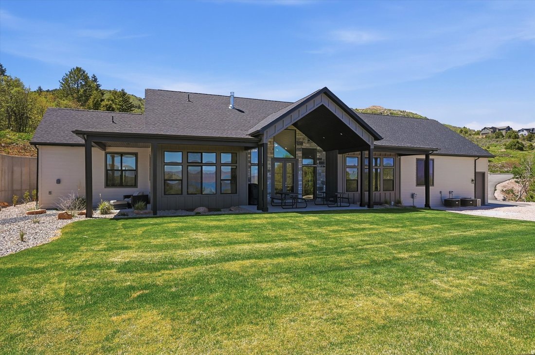 House in Garden, Utah, United States 2 - 18330598