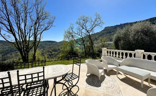 Villa in Le Bar-sur-Loup, Provence-Alpes-Côte d'Azur, France 1