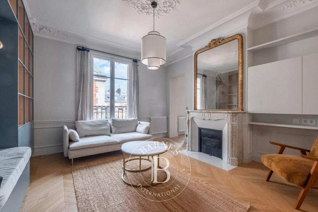 Apartment in Gros Caillou, Paris 7e Arrondissement, Paris 2 - 18326911