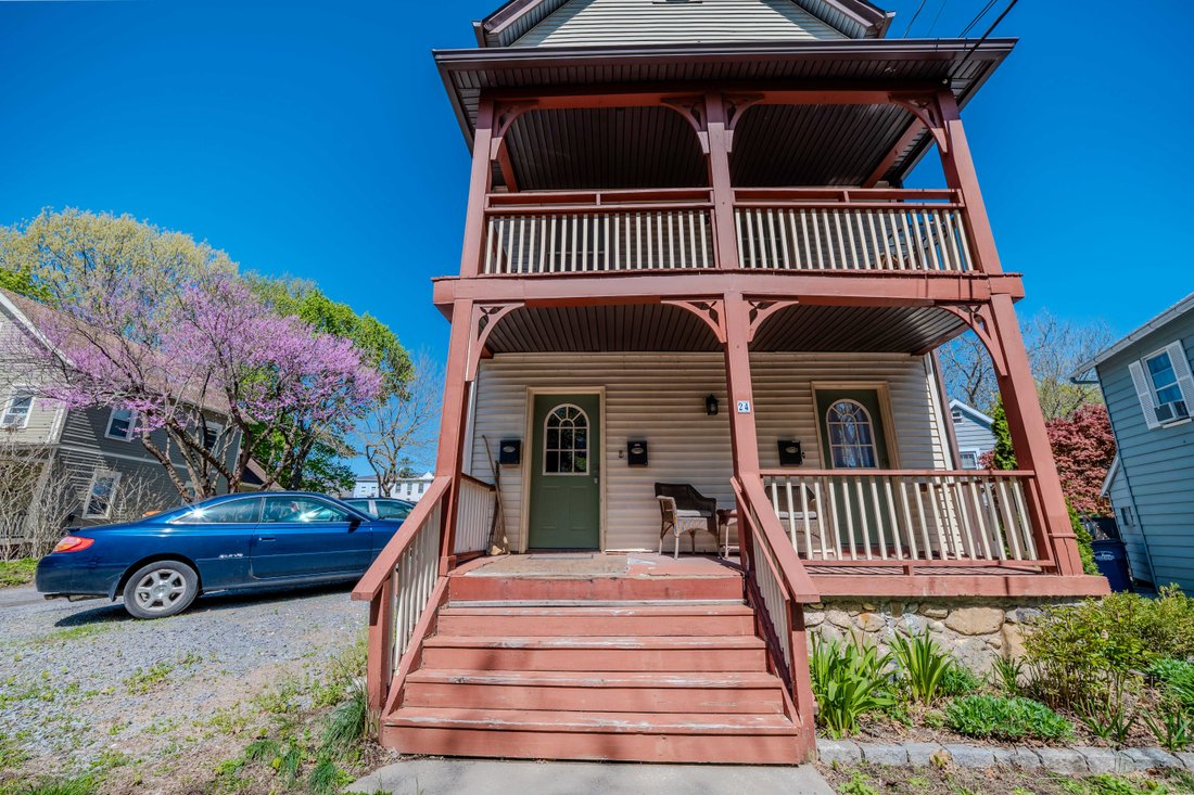 Cold Spring, New York, United States 3 - 17801433