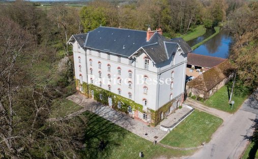 House in Saint-Cyr-sous-Dourdan, Ile-de-France, France 1