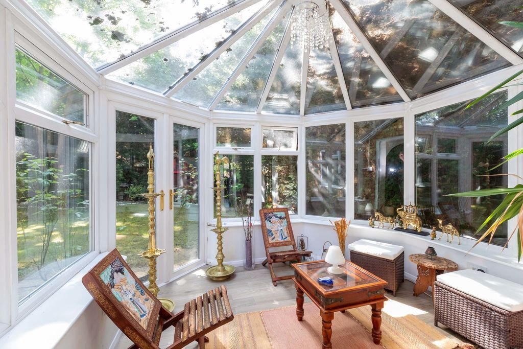 House in Windlesham, England 3 - 18326844