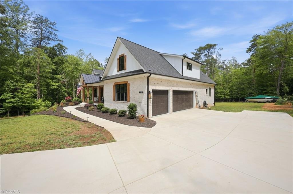 House in Madison, North Carolina, United States 3 - 18330345
