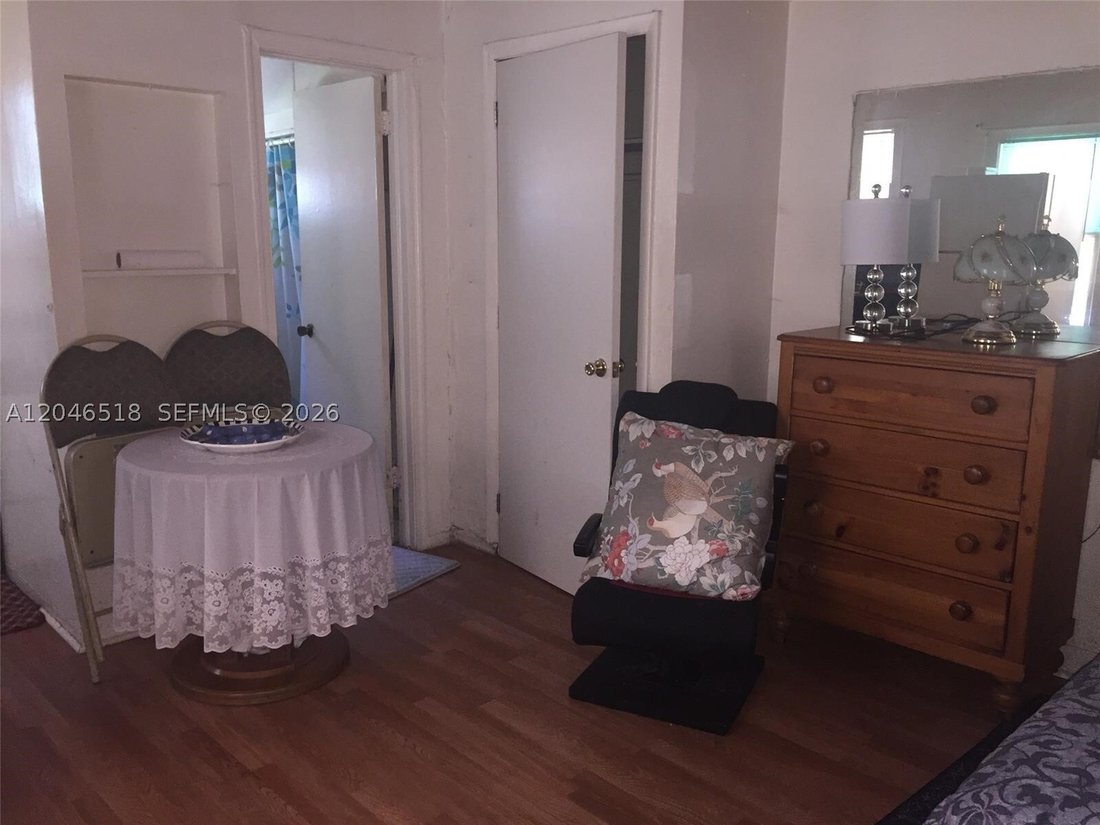 Dania Beach, Florida, United States 4 - 18326890