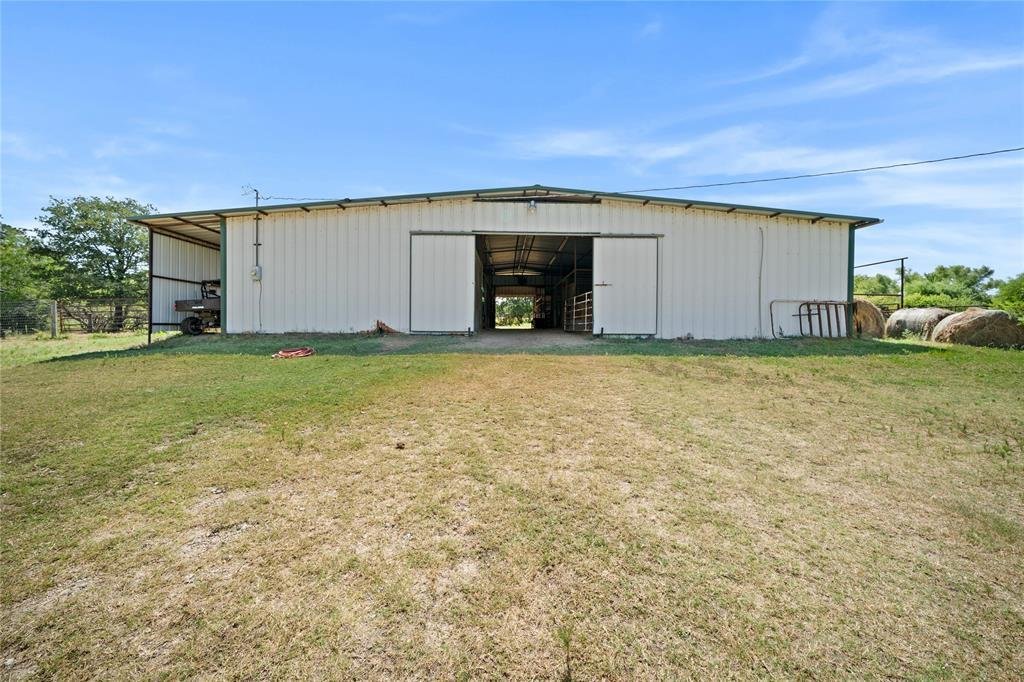 House in Tool, Texas, United States 1 - 18331524