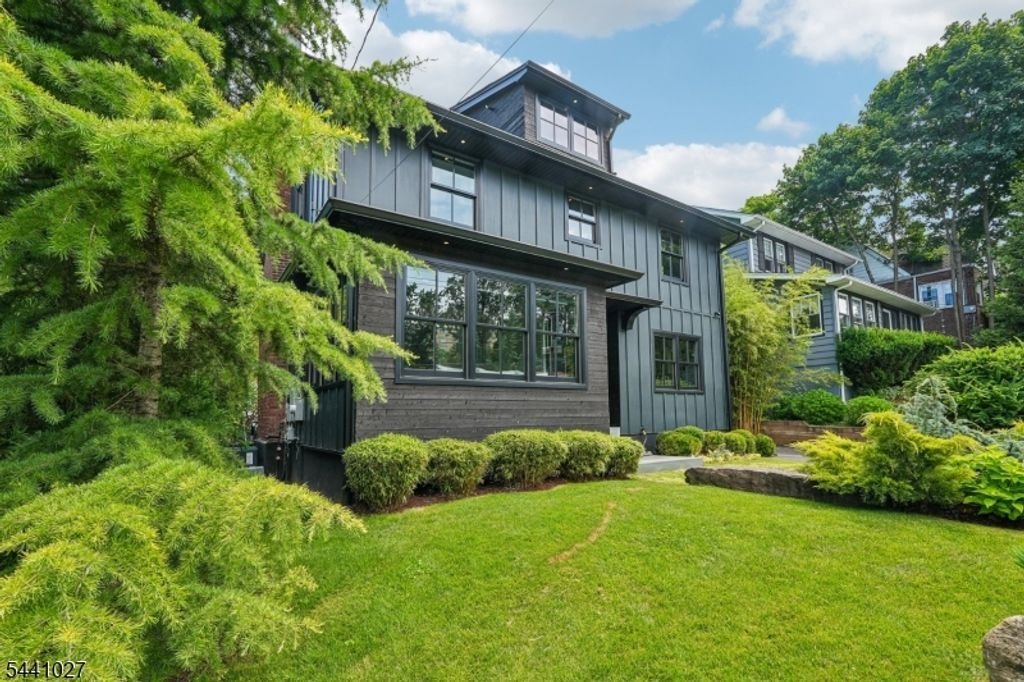 House in Caldwell, New Jersey, United States 3 - 18332162