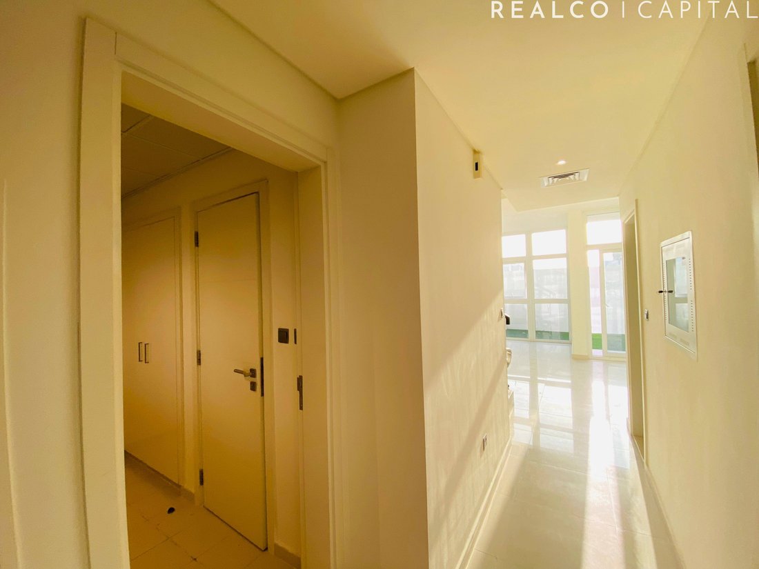 Townhouse in Damac Hills 2, Dubai, United Arab Emirates 4 - 18327867