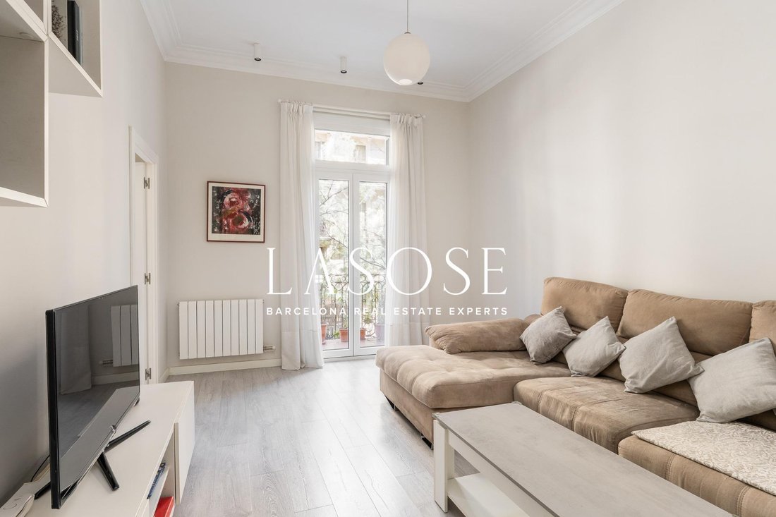 Apartment in Eixample, Barcelona, Spain 3 - 18327113