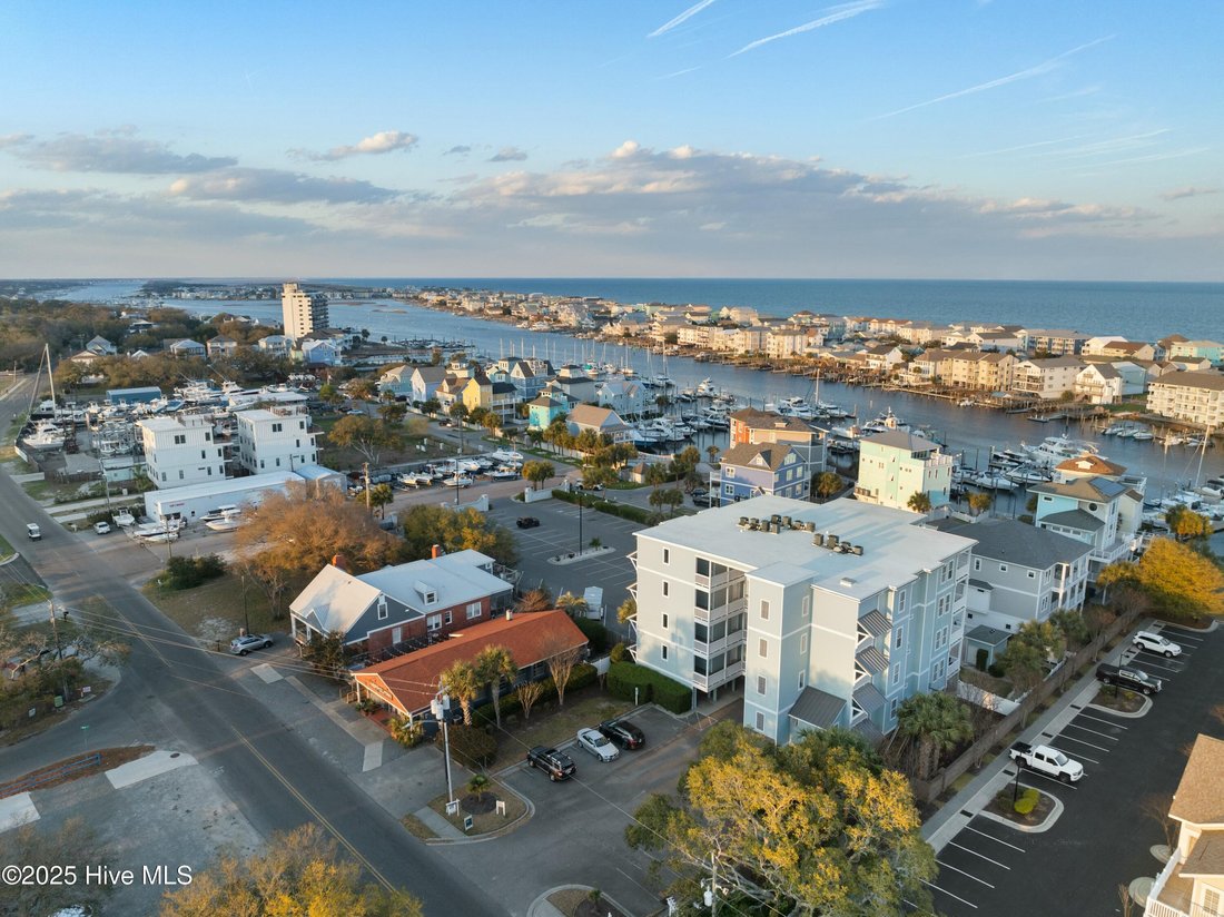 Condo in Carolina Beach, North Carolina, United States 1 - 18330959