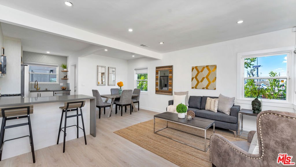 Los Angeles, California, United States 5 - 18329667