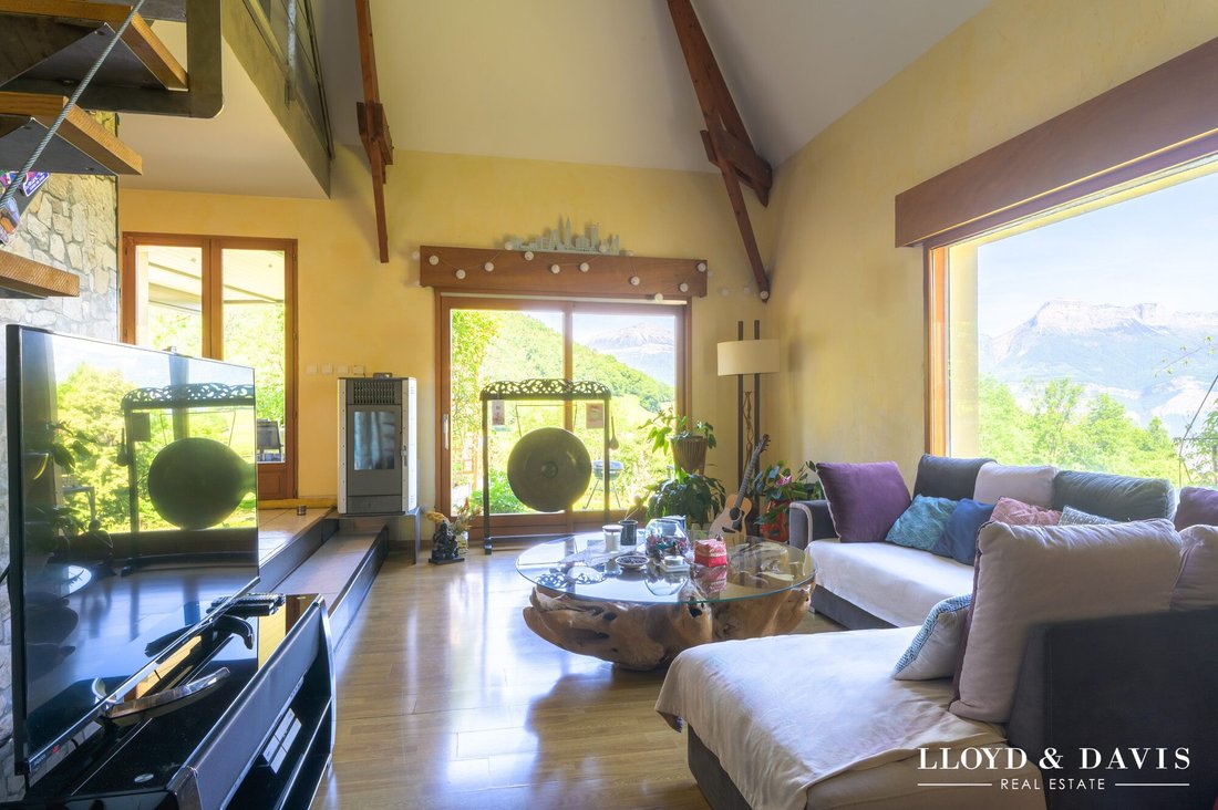 Villa in La Combe-de-Lancey, Auvergne-Rhône-Alpes, France 2 - 18332273