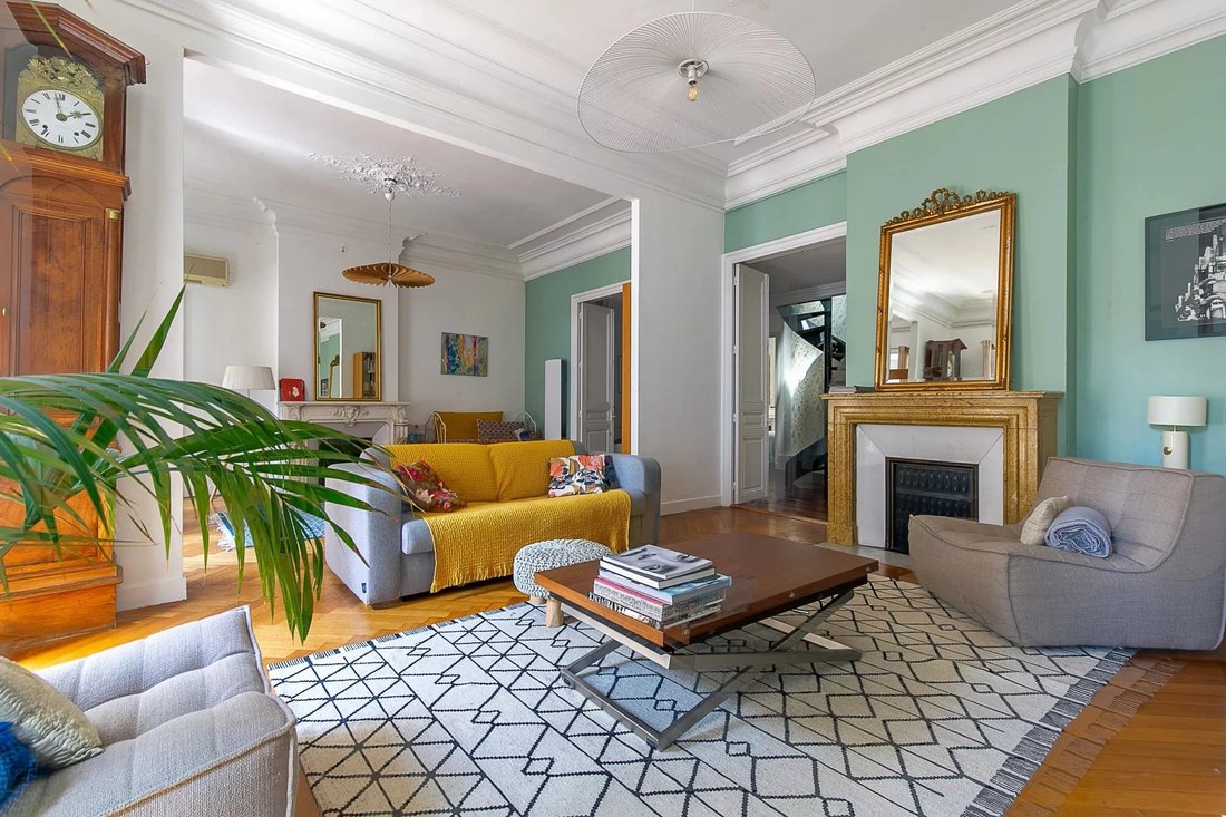 Apartment in Castellane, 6e Arrondissement, Marseille 3 - 18328263