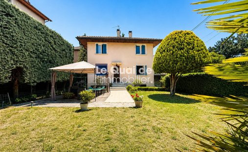 House in Ouest, Ambilly, France 1
