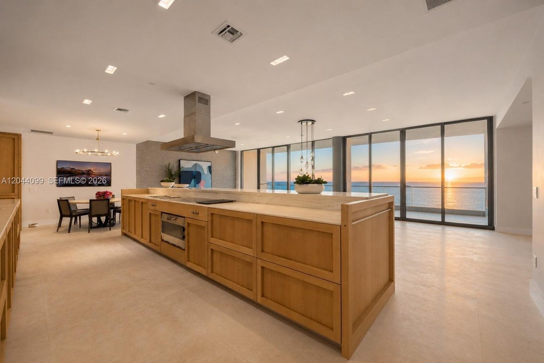 Condo in Miami Beach, Florida, United States 5 - 18328830