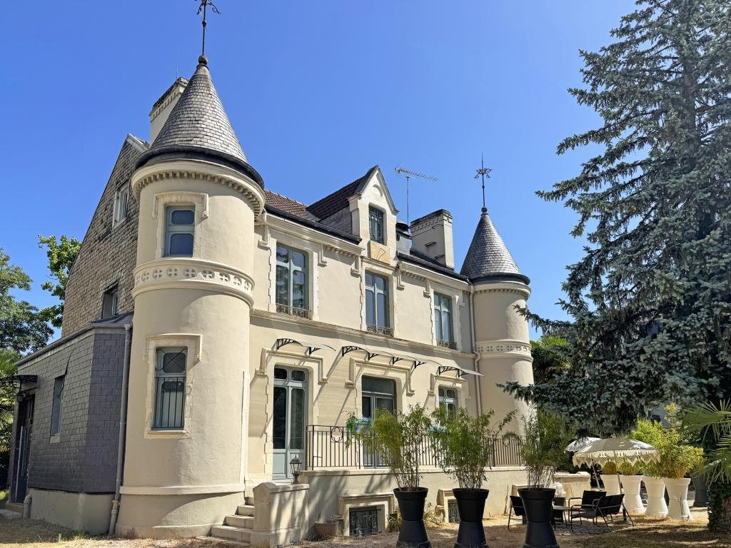 House in Pau, Nouvelle-Aquitaine, France 2 - 18330472