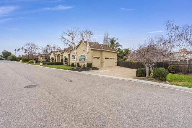 House in Hollister, California, United States 3 - 17757659