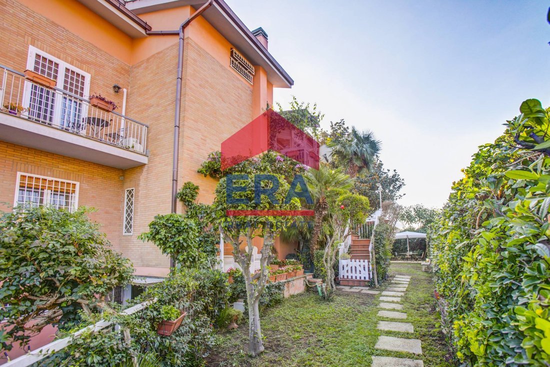 Villa in Infernetto, Rome, Lazio 2 - 18332118